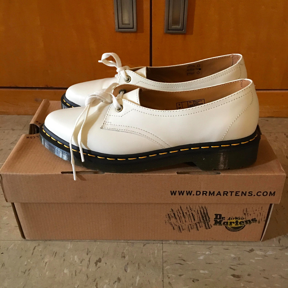 Dr Martens Off-White Siano 1 Eye Shoe